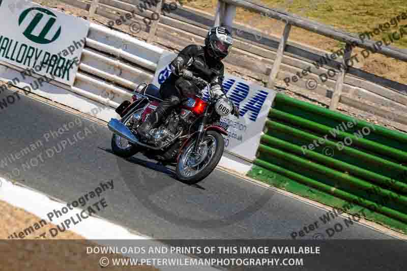 Vintage motorcycle club;eventdigitalimages;mallory park;mallory park trackday photographs;no limits trackdays;peter wileman photography;trackday digital images;trackday photos;vmcc festival 1000 bikes photographs